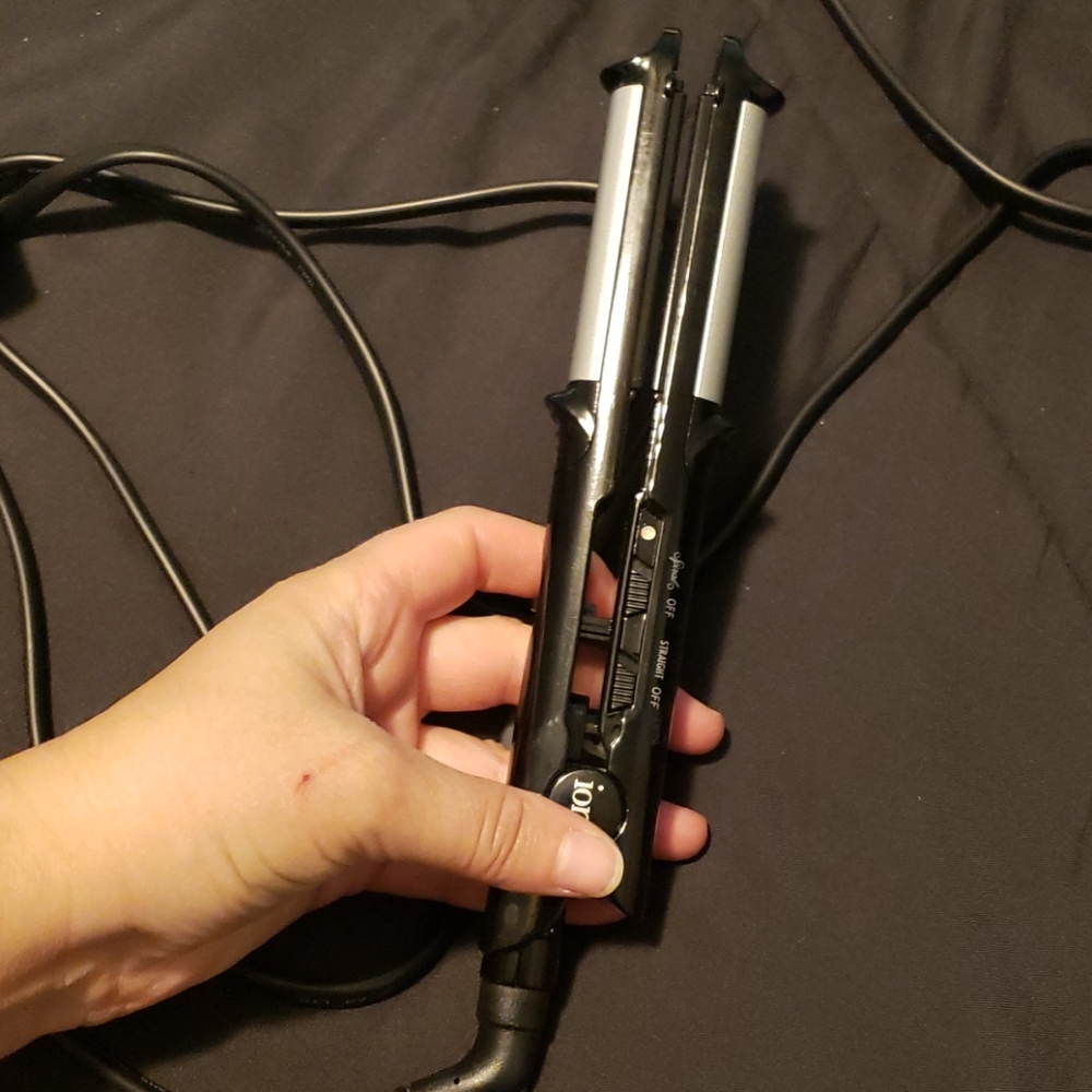 Ion hair iron